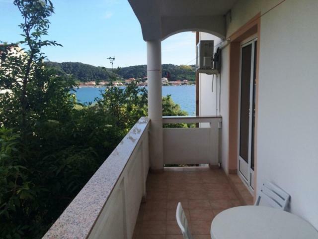 Apartman Supetarska Draga Exterior foto
